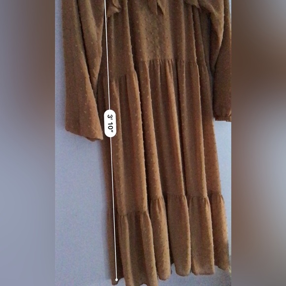 Stunning silk ladies dress - Picture 3 of 3